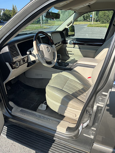 Lincoln Aviator 4,6 2003a (6 foto / 11)