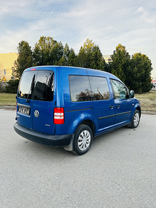 Vw Gaddy 2.0 бензин+газ 2014 5 мест (9 фото из 11)
