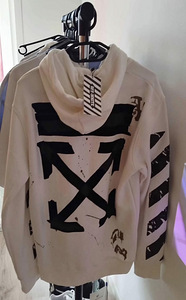 Chrome hearts / Off White худи, футболки, шорты (9 фото из 10)
