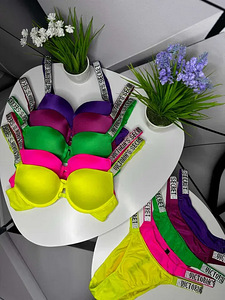 Victoria`s Secret aluspesu komplekt strassikividega (4 foto / 10)