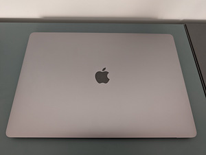 MacBook Pro 16" 2019 / i7 / 32GB RAM / 512GB/ Radeon Pro (2 foto / 9)