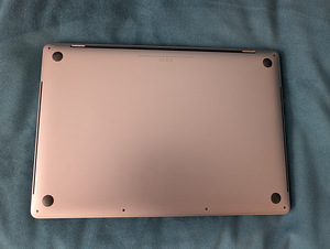 MacBook Pro 16" 2019 / i7 / 32GB RAM / 512GB/ Radeon Pro (7 foto / 9)