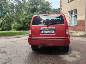Dodge Nitro R/T 2.8 CDI 130kW (5 фото из 12)