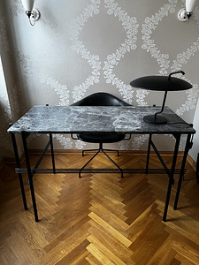 Taani disain! Uueväärne GUBI TS kirjutuslaud halli marmoriga (1 foto / 9)