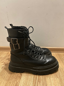 Берцы Bershka (4 фото из 4)
