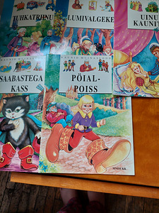 Muinasjuturaamatud (2 foto / 2)