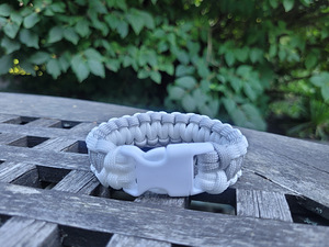 Käsitöö paracord käevõru Браслет из паракорда ручной работы (2 фото из 2)