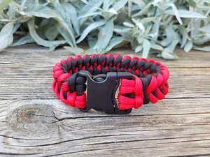 Käsitöö paracord käevõru Браслет из паракорда ручной работы (2 фото из 2)