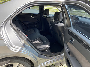 Продается Mercedes-Benz E220 (12 фото из 13)
