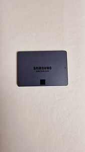 Samsung MZ-76Q2T0BW, 2.5", 2 TB (2 foto / 5)