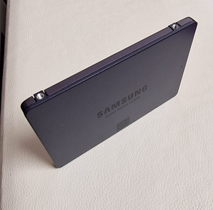 Samsung MZ-76Q2T0BW, 2.5", 2 TB (3 foto / 5)