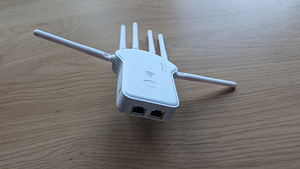 WiFi repeater and Range Extender (4 foto / 4)