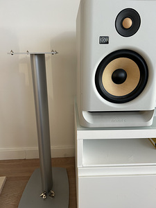 2x KRK Rokit 7 generation 4 + 2 stands (dynaudio h74915) (1 foto / 8)