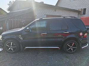Продается Mercedes-Benz ML 430 (2 фото из 7)