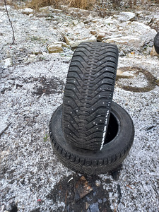 Naastrehvid R16/55/225 Goodyear Ultragrip ICE (1 foto / 5)
