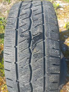 Suverehvid R16/65/215 C kaubikule Hankook (2 foto / 5)