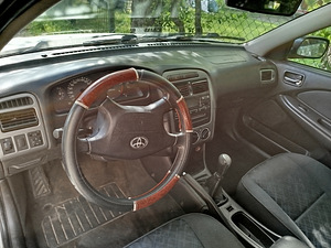 Toyota Avensis (11 foto / 15)