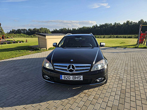 MERCEDES-BENZ C 320 CDI 4MATIC (2 foto / 8)