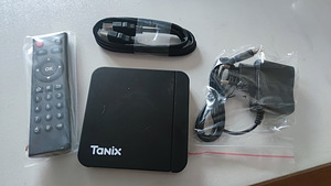 Tanix Android TV 11, Amlogic S905W2, 2/16Gb, AV1 (2 foto / 3)