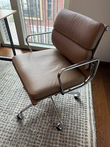 Vitra Soft Pad Chair EA 217 camel leather (1 foto / 3)