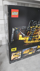 LEGO App-Controlled Cat® D11 Bulldozer (3 foto / 5)