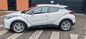 Toyota CHR 1,8 гибрид 2021 (2 фото из 15)