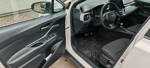 Toyota CHR 1,8 гибрид 2021 (9 фото из 15)