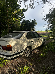 E34 sedaan 2.0 bensiin (4 foto / 7)