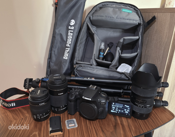 Canon EOS 90D с объективом Sigma, штативом и рюкзаком