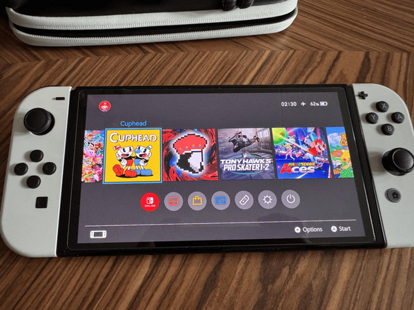 Nintendo Switch OLED, modchipitud(Atmosphere CFW) + 10 mängu