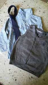 Nagu UUS! Triiksärk koos lipsuga + vest, s.86-92 (2 foto / 3)