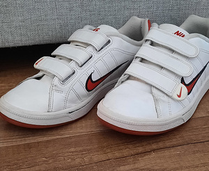 Кроссовки Nike, р.37.5 (1 фото из 3)