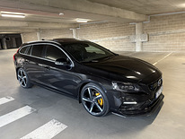 Volvo V60 R-Design 2015a, 2015