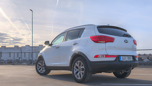 Kia Sportage, 2015 (2 foto / 10)