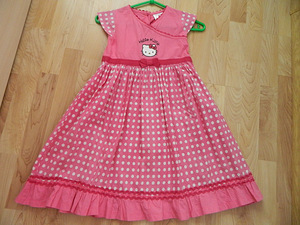 Hello Kitty kleit, suurus 116-122cm (1 foto / 1)