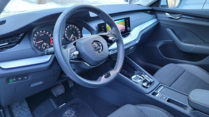 ŠKODA OCTAVIA 2024 (8 foto / 9)