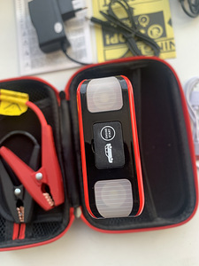 Jump starter (7 foto / 8)