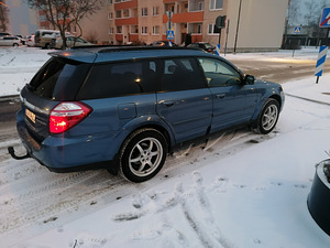 Subaru Legacy Outback (4 foto / 8)