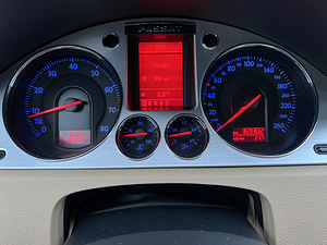 Volkswagen Passat B6 (8 foto / 12)