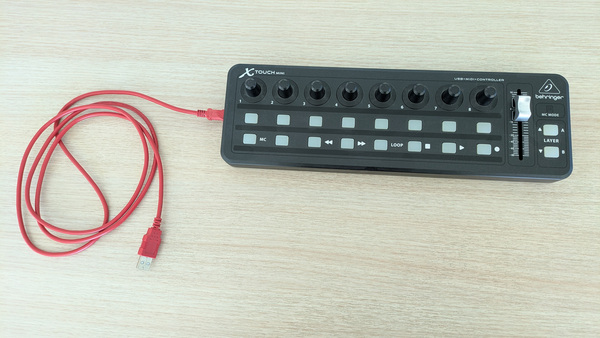 Behringer X-Touch Mini controller