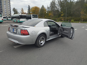 Ford Mustang (4 foto / 15)