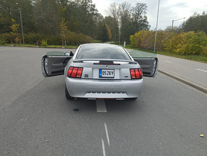Ford Mustang (5 foto / 15)