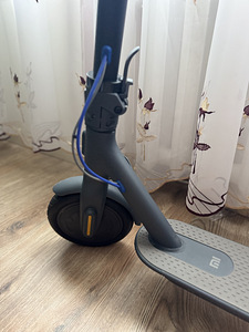 Электросамокат Xiaomi Mi Scooter 3 (4 фото из 5)