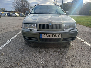Skoda Octavia (2 фото из 9)