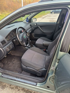 Skoda Octavia (5 фото из 9)