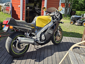 M,Yamaha FZR 1000 (2 foto / 4)