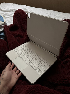 Apple iPad Pro 12.9" Magic keyboard, valge (1 foto / 5)