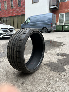 Suverehvid R20 ZR 235/30 (3 foto / 6)