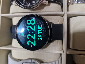 Samsung Galaxy Watch2 active (1 foto / 2)