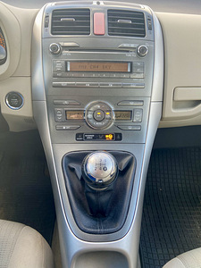 Toyota Auris 1.6 91kW 2008 (6 foto / 11)